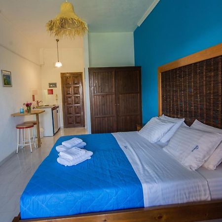 Villa Spyridoula Studios On The Beach ซีดารี ภายนอก รูปภาพ