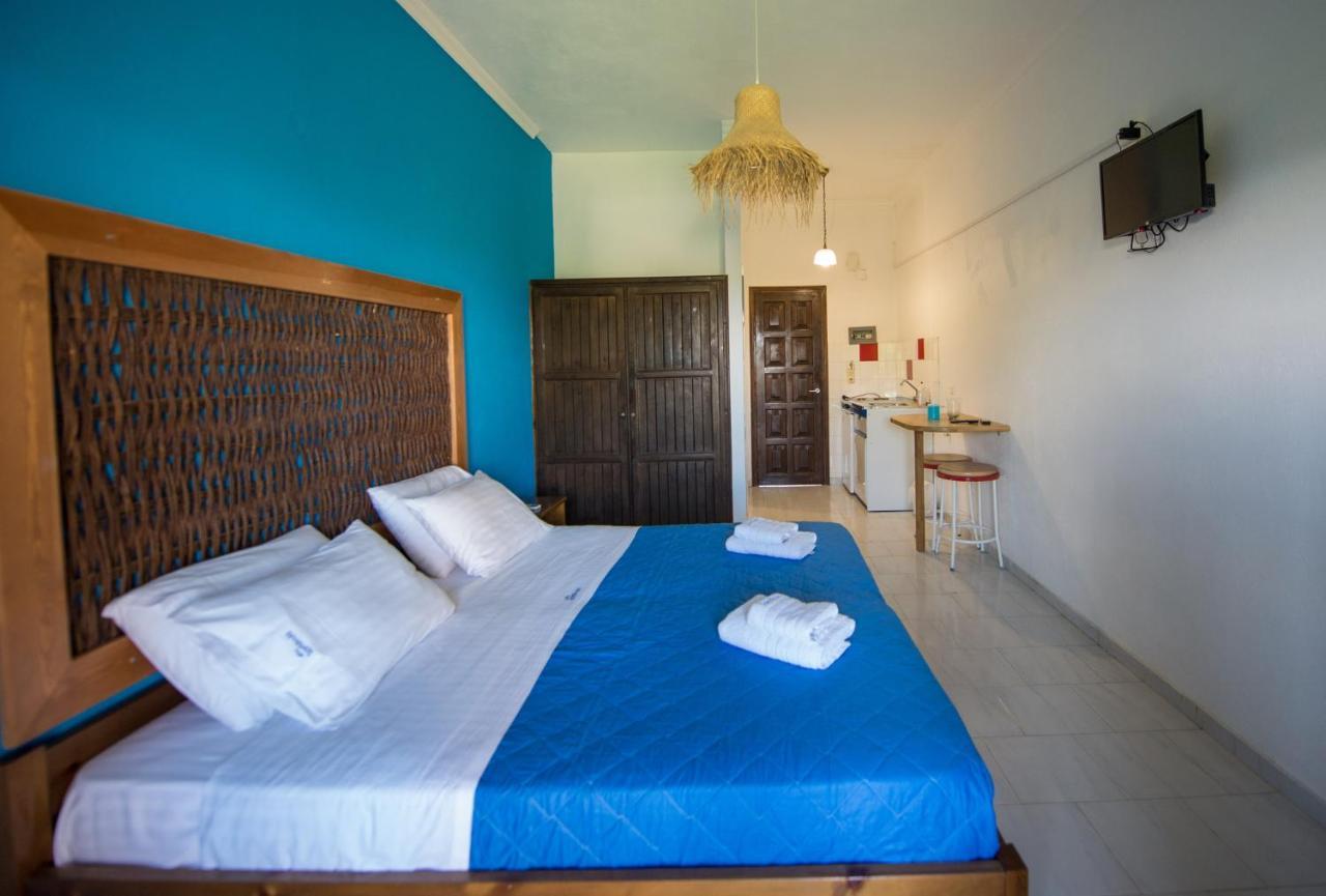 Villa Spyridoula Studios On The Beach ซีดารี ภายนอก รูปภาพ