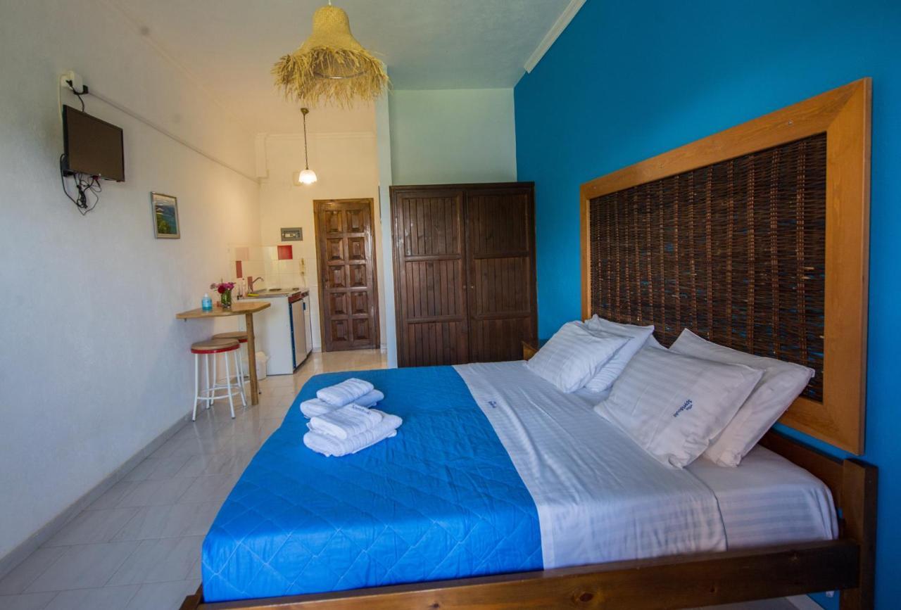 Villa Spyridoula Studios On The Beach ซีดารี ภายนอก รูปภาพ