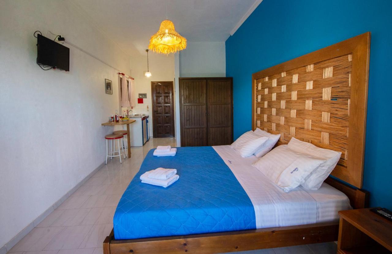 Villa Spyridoula Studios On The Beach ซีดารี ภายนอก รูปภาพ