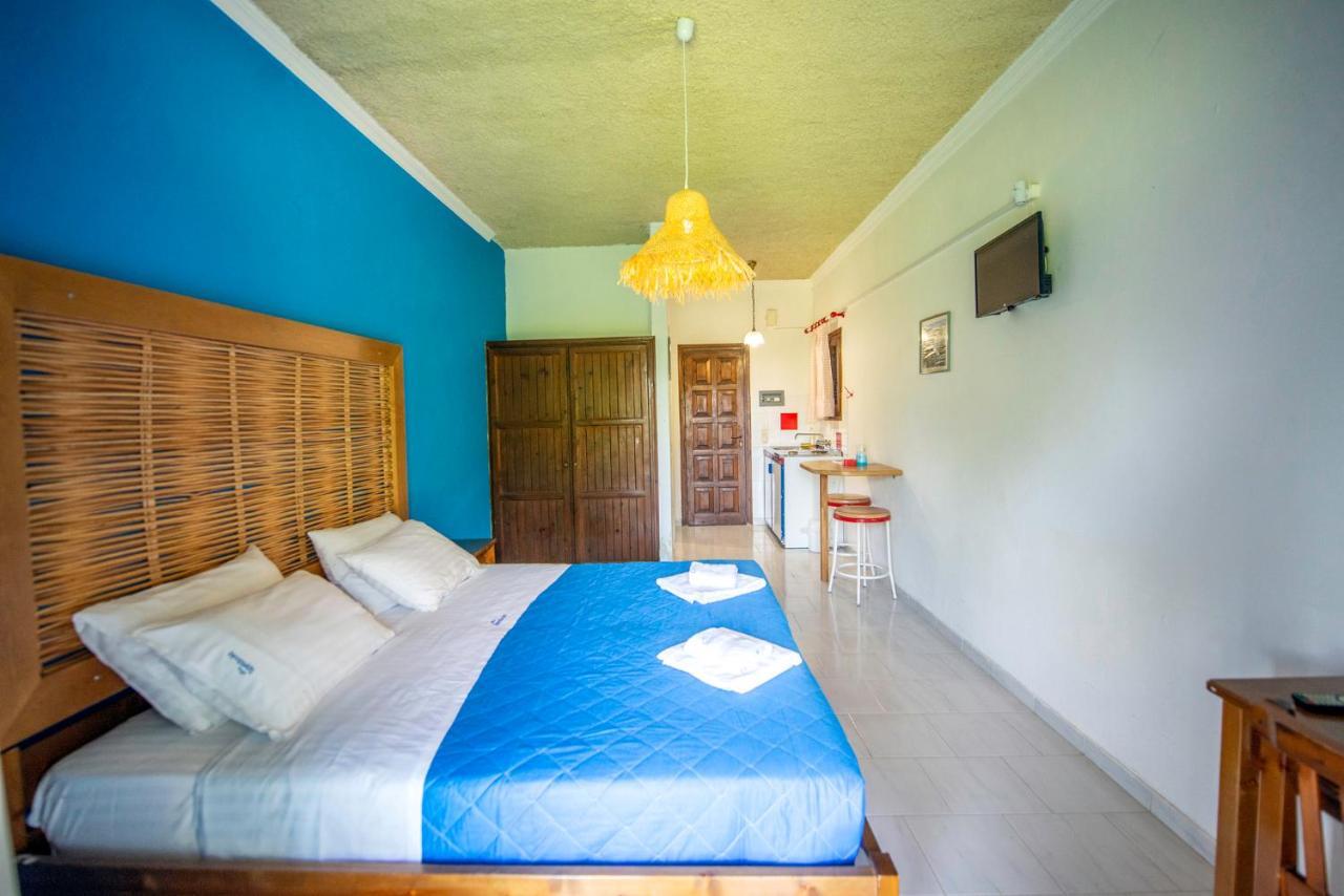 Villa Spyridoula Studios On The Beach ซีดารี ภายนอก รูปภาพ