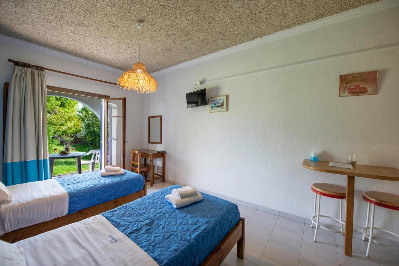 Villa Spyridoula Studios On The Beach ซีดารี ภายนอก รูปภาพ