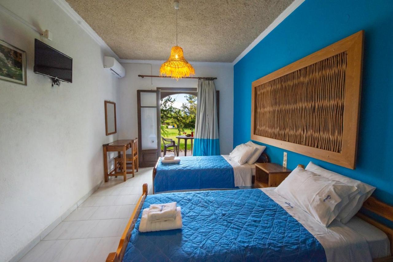 Villa Spyridoula Studios On The Beach ซีดารี ภายนอก รูปภาพ