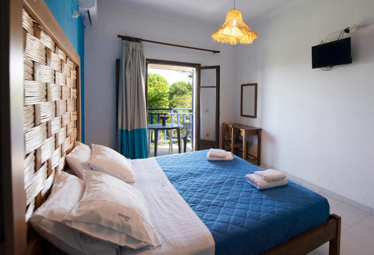 Villa Spyridoula Studios On The Beach ซีดารี ภายนอก รูปภาพ