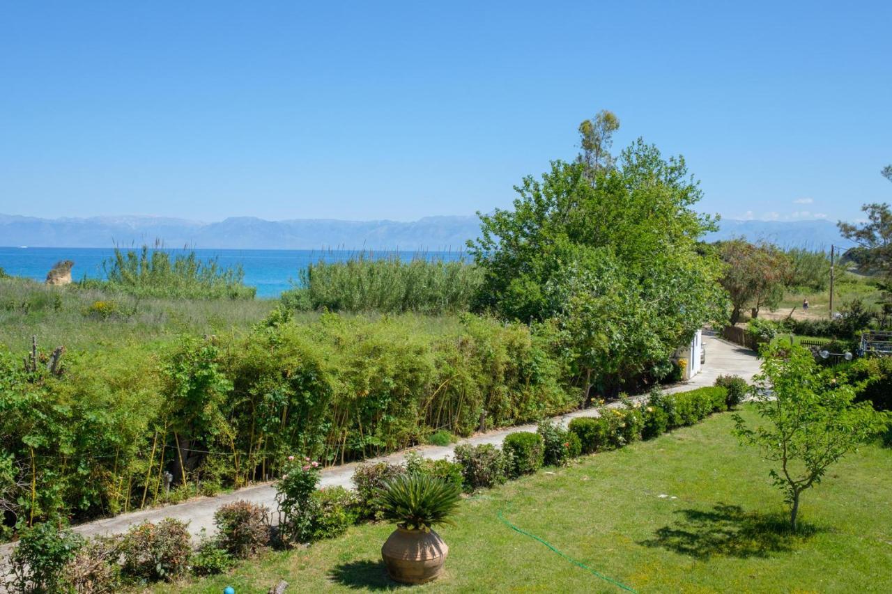 Villa Spyridoula Studios On The Beach ซีดารี ภายนอก รูปภาพ